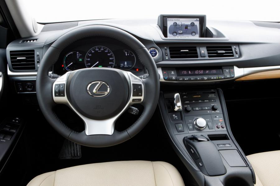  Lexus CT200h 2010 года  (фото 80 из 266)